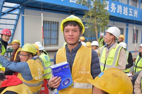 送法進(jìn)工地，服務(wù)零距離——?jiǎng)诒Ｓ闷繁Ｕ蟿趧?dòng)者權(quán)益